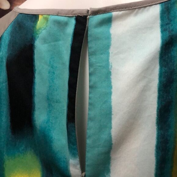 Kenneth Cole multi color print shift dress - Picture 5 of 6